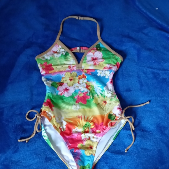 Swimsuit - Picture 1 of 4